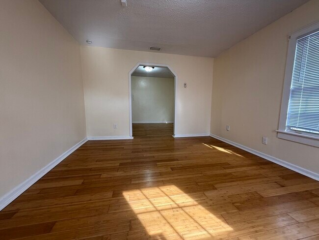 Foto del edificio - 9605 Highland Ave