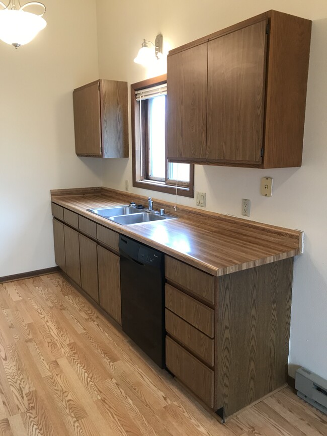 Building Photo - 6748 Jacobs Way