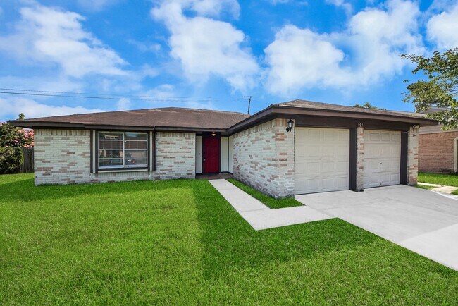 Building Photo - 1911 Hammerwood Dr