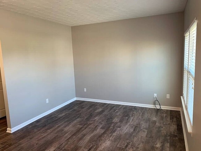 Building Photo - 1092 Baywood Dr