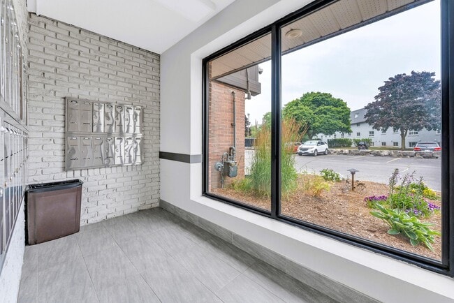 Building Photo - Castell Road Apartments