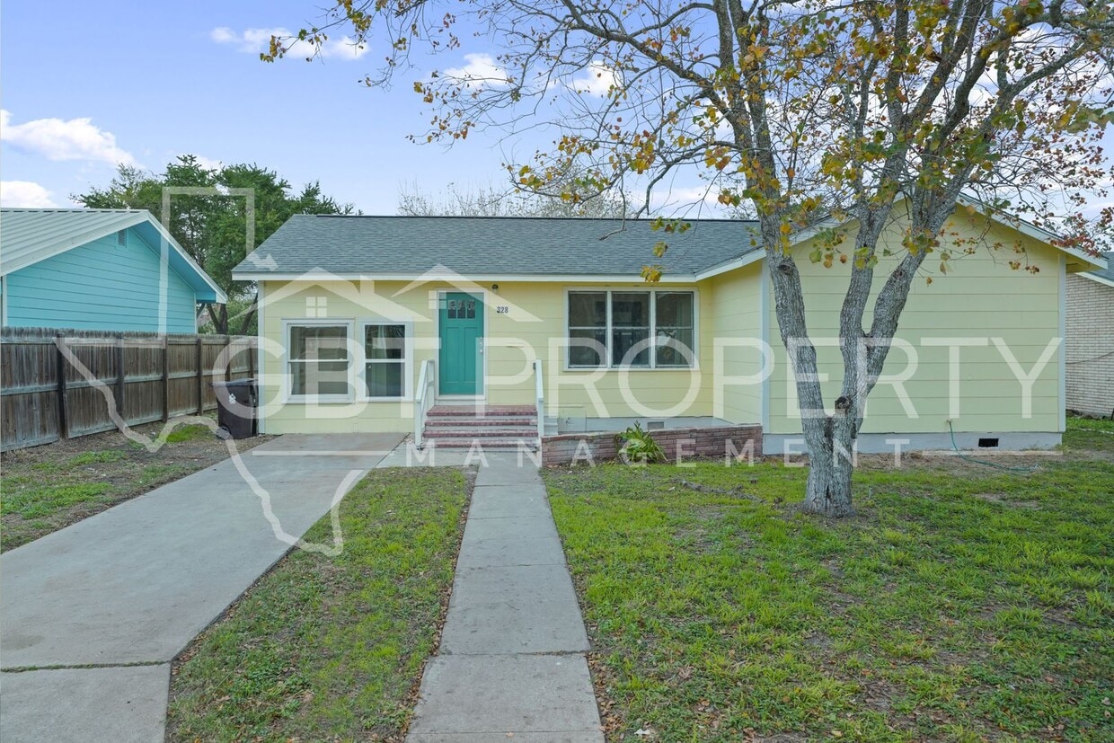 Primary Photo - 3 Bedroom 2 Bathroom Home Ready for Move In1