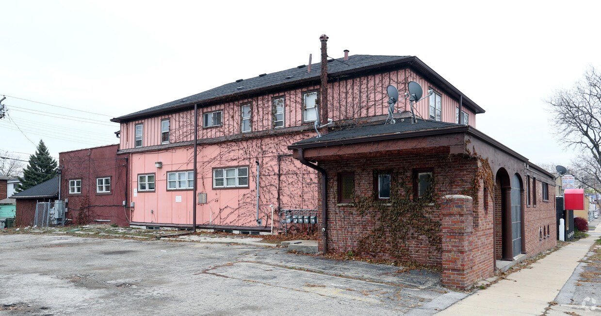 7924 W Appleton Ave, Milwaukee, WI 53218 Apartments in Milwaukee, WI