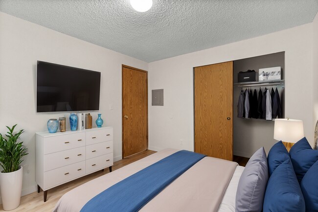 1 dormitorio preparado - Warner Park Apartments