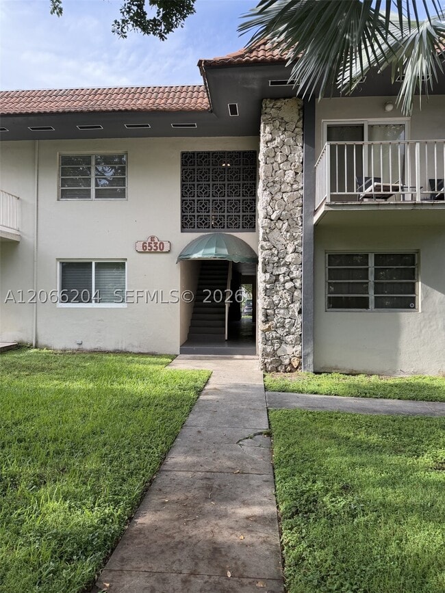 Building Photo - 6530 Lake Patricia Dr