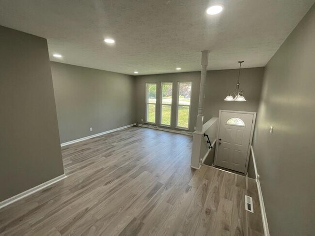 Foto del edificio - 3449 Clover Dr