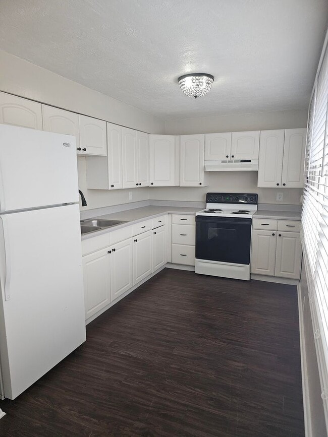 Interior Photo - Peak 1535