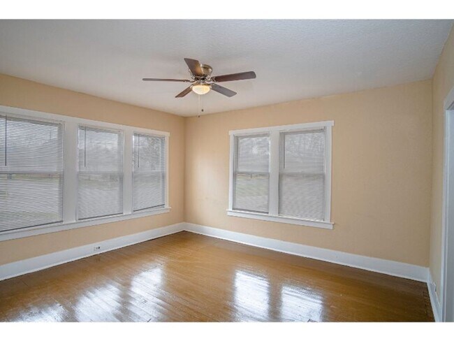 Foto del edificio - Nice 3 BR Rental Near Downtown