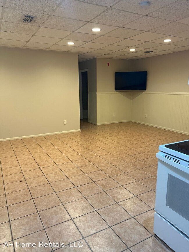 Building Photo - 1 br, 1 bath House - 2777 N. Poinciana Blv...