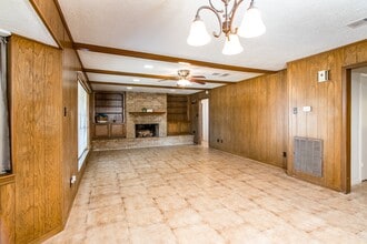 Building Photo - 1830 Baker Dr