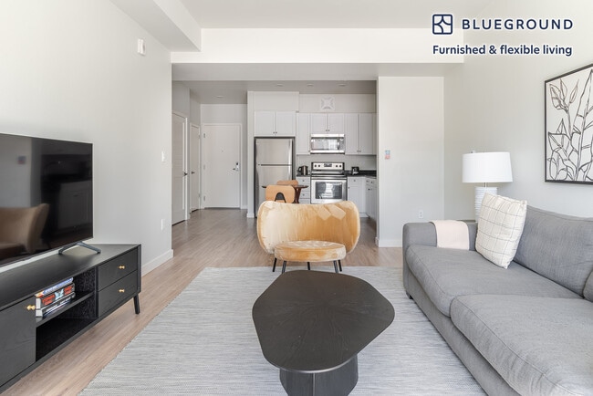 Foto del edificio - 2500 Webster St