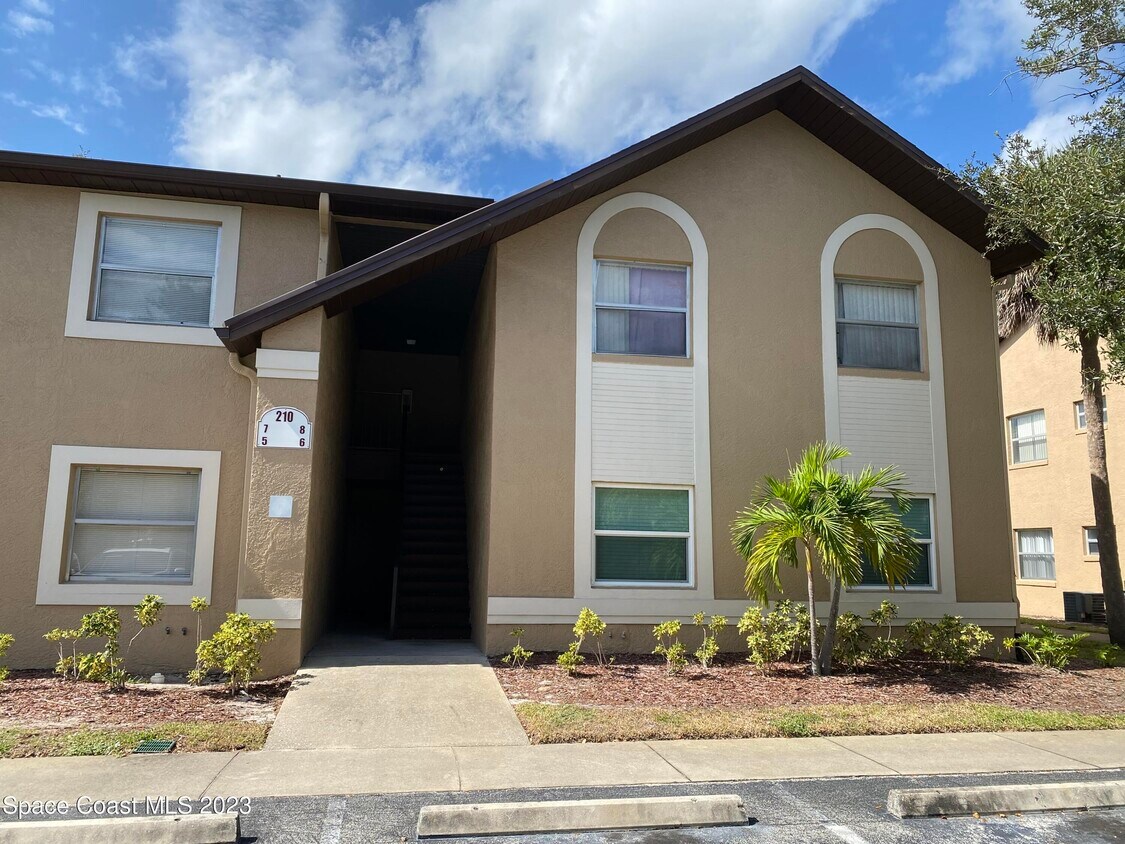 Primary Photo - 210 Spring Dr