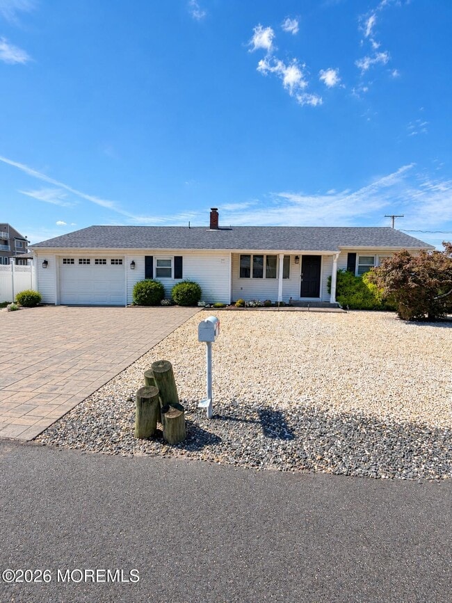 Building Photo - 774 Nassau Dr