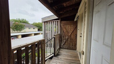 Building Photo - 12967 Trail Hollow Dr