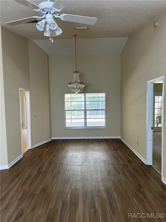 Foto del edificio - 3937 W Featheredge Ct