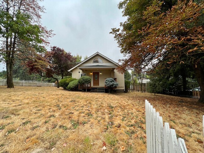 Foto del edificio - Outdoor Oasis: Charming 3 Bed 2 Bath House!