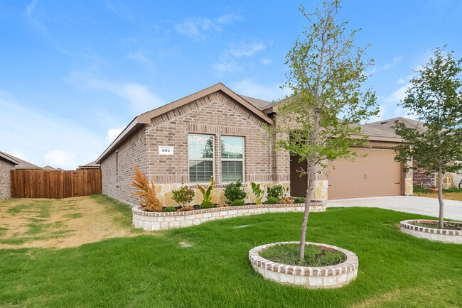 Building Photo - 904 Silver Maple Ln