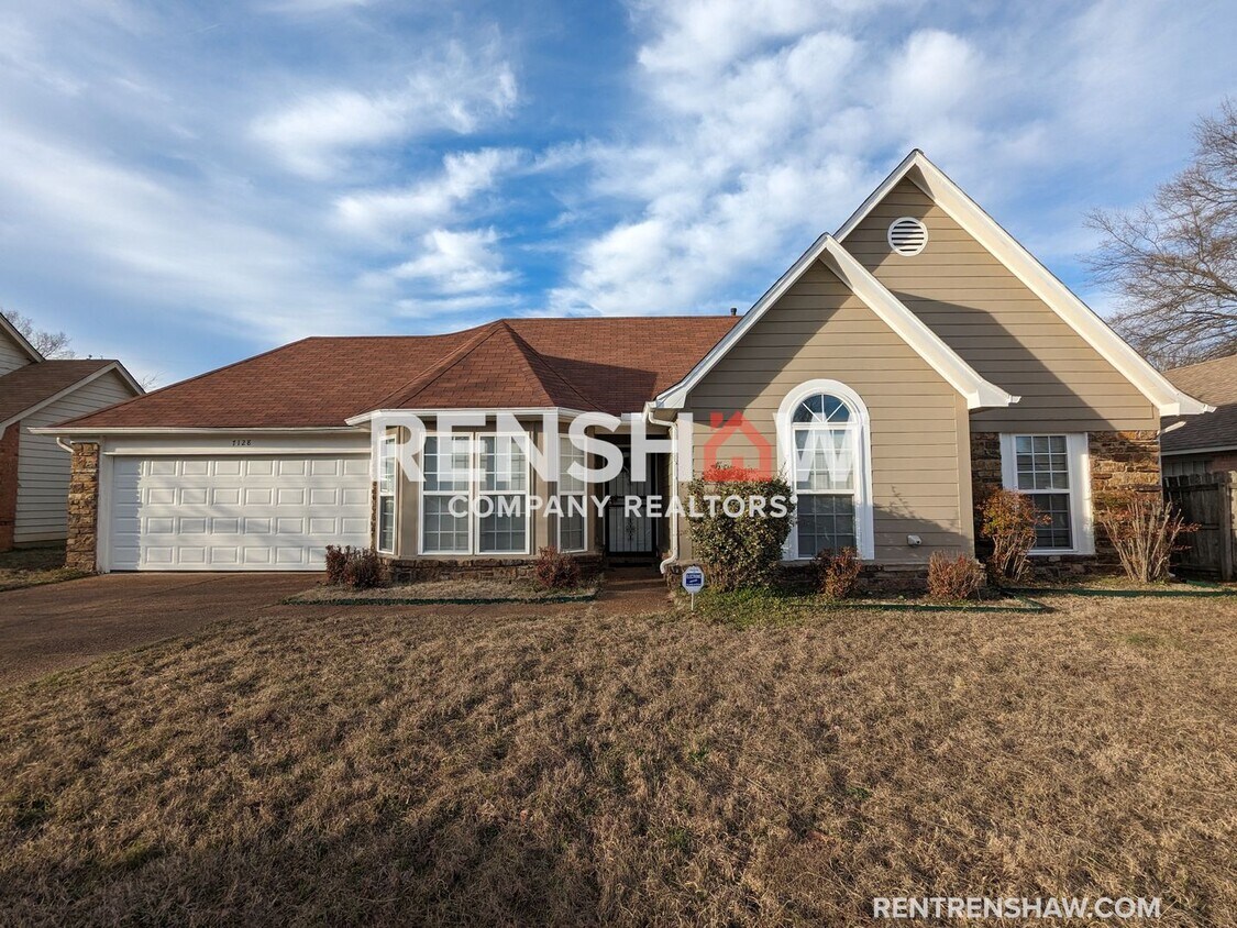 Primary Photo - Stunning 3 bed / 2 bath - Single Family - ...