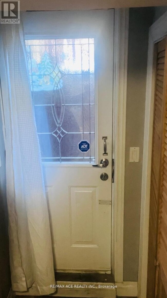 Building Photo - 36 Murray Ave