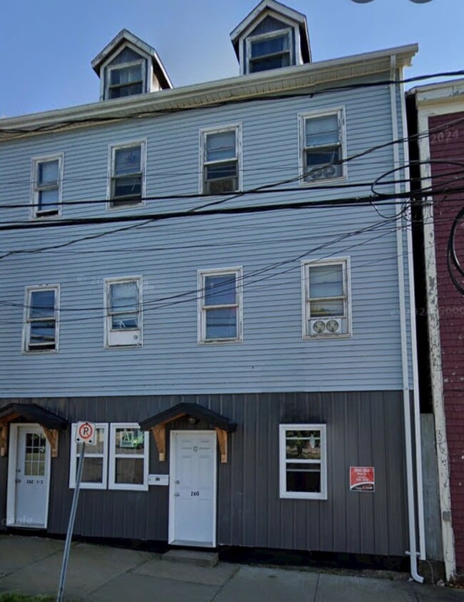 Building Photo - 260 Main St