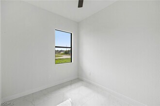 Building Photo - 744 Oakridge Ave S