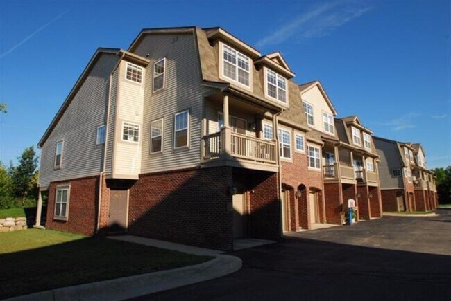 Building - 2707 Barclay Way