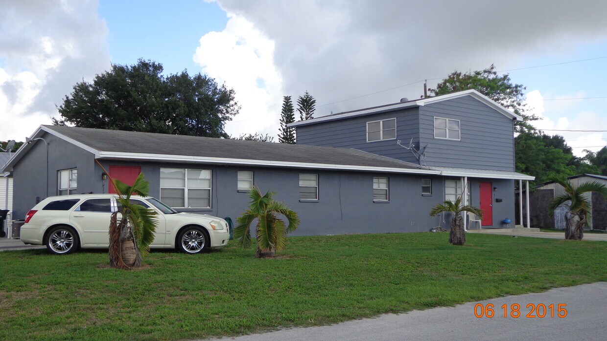415 South San Jose Street, Clewiston, FL 33440 Townhome Rentals in