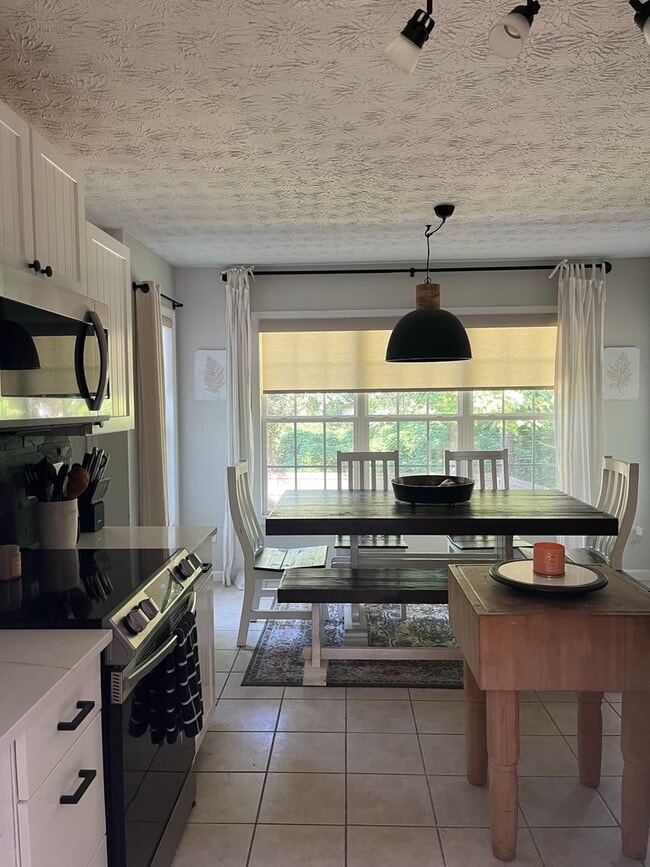 Photo - Single Family Home Close to AHS!