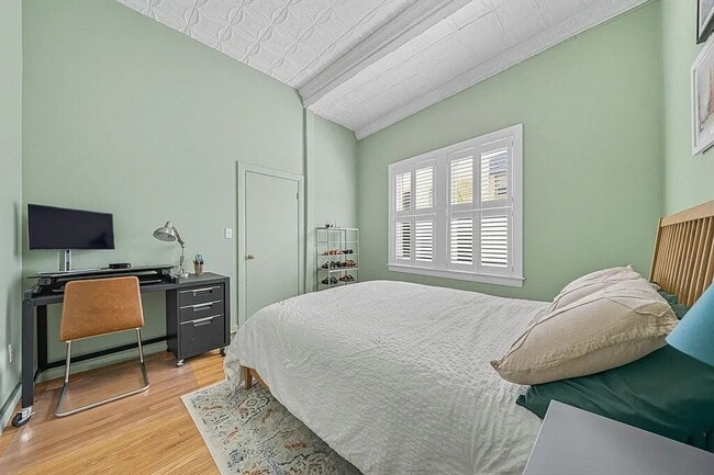 Building Photo - GREAT ONE BEDROOM APARTMENT