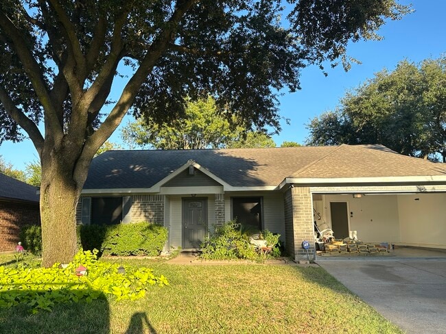 Building Photo - 11106 Fall Breeze Dr