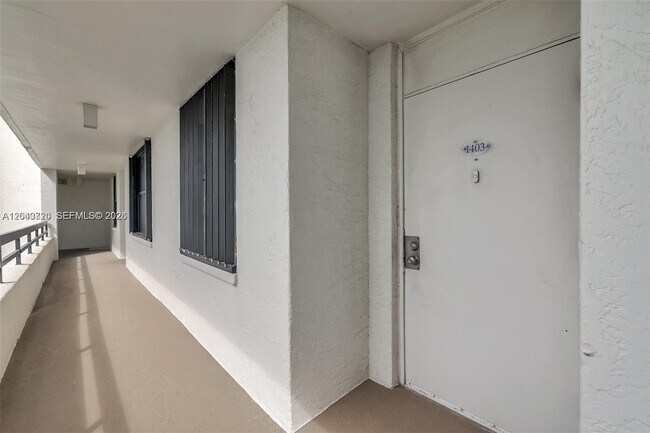 Foto del edificio - 9650 S Ocean Dr