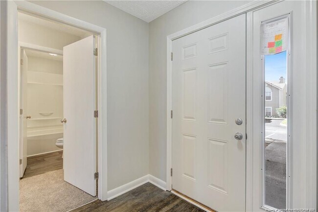 Building Photo - 668 Bartons Landing Pl