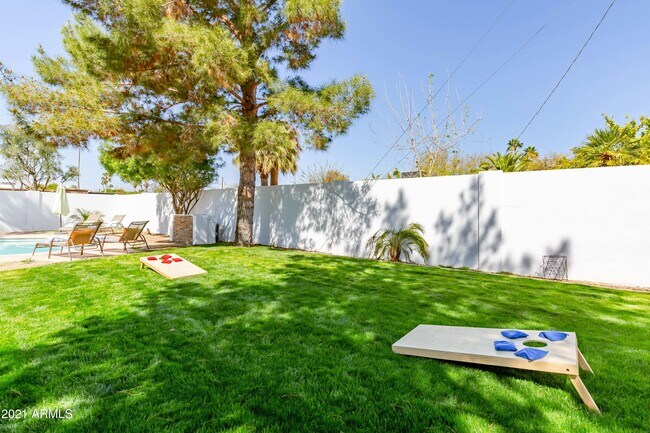 Foto del edificio - 8220 E Crestwood Way