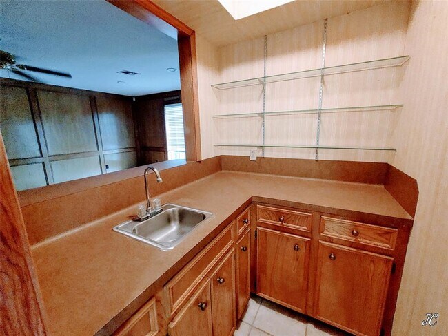 Building Photo - 1419 Kempsford Dr