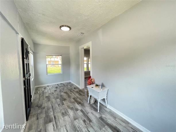 Building Photo - 3 br, 1 bath House - 1114 Palm Bluff St