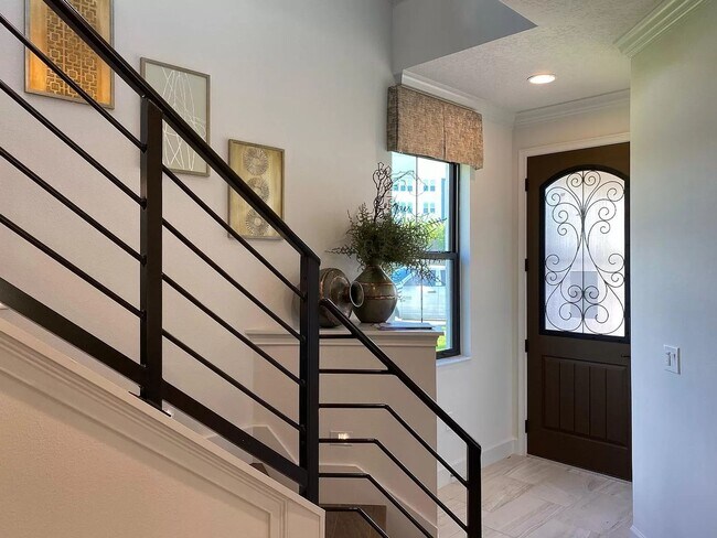 Building Photo - Luxury Executive Rental in Dr. Phillips