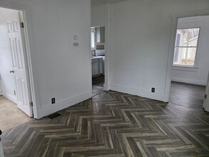 Building Photo - 1210 Cedar St