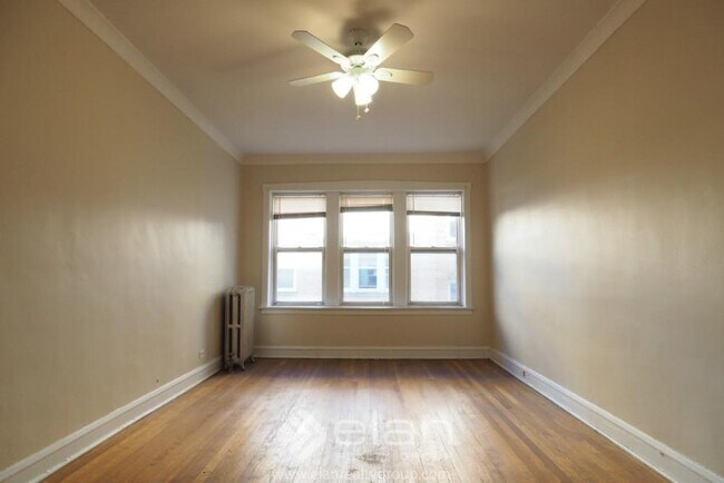 Building Photo - 4045 N Mozart St