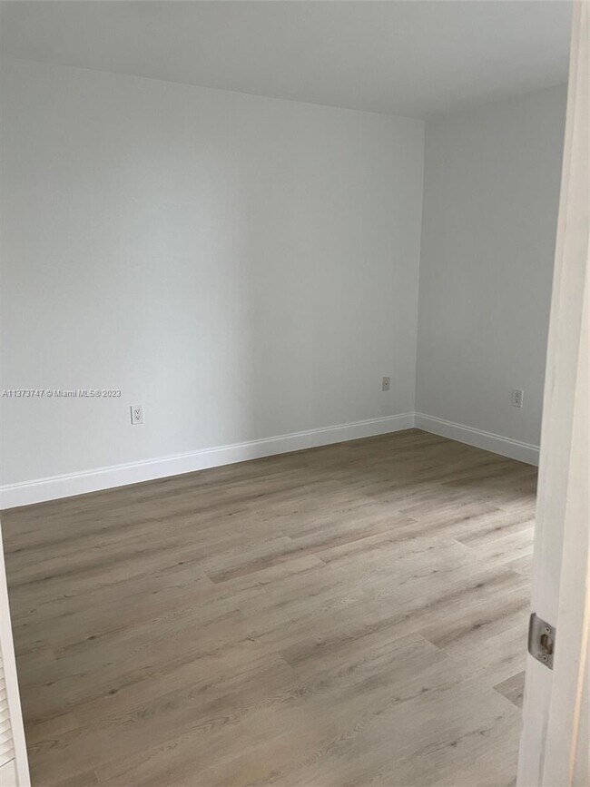 Foto del edificio - 3731 N Country Club Dr