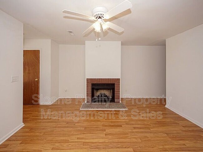 Building Photo - 5205 Napoleon Dr
