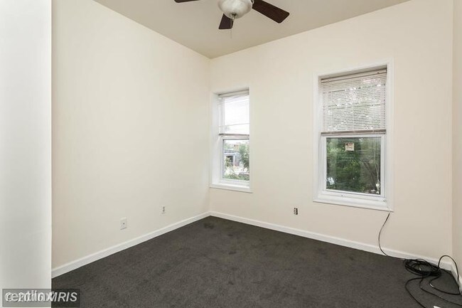 Foto del edificio - 1442 Carroll St