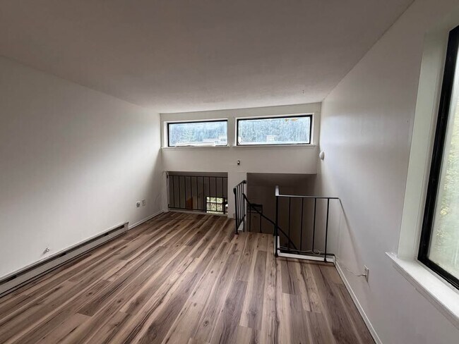 Foto del edificio - 270 Burgundy Hill Ln