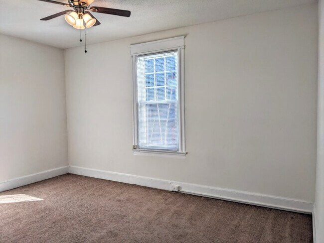 Building Photo - 507 I St NE