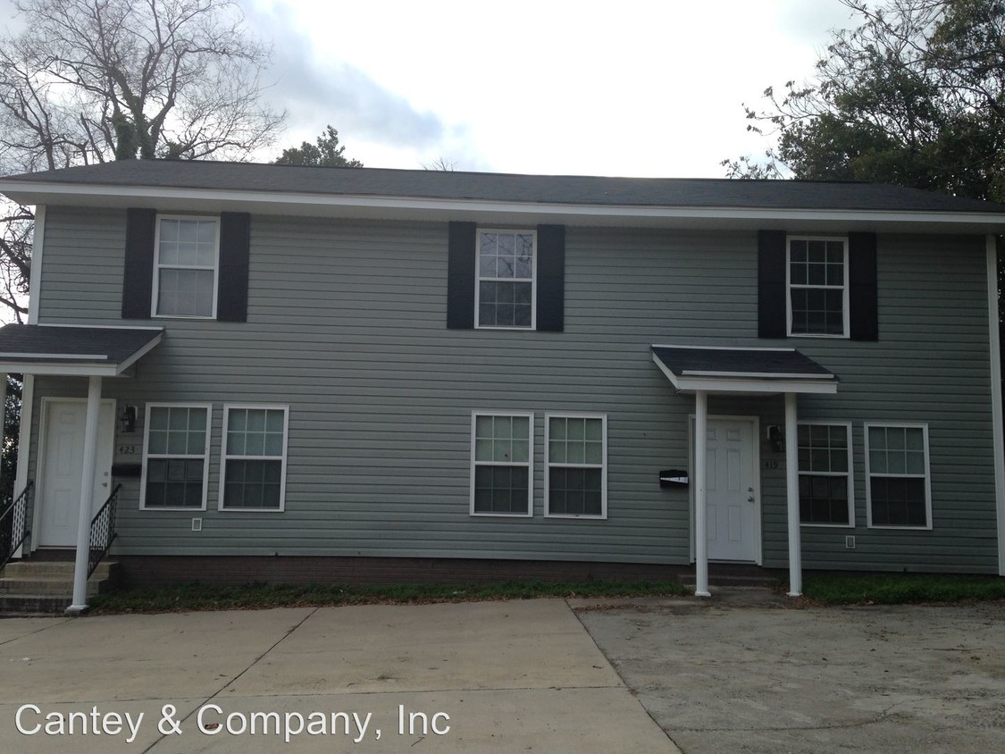 Primary Photo - 423-423 S Gregg St