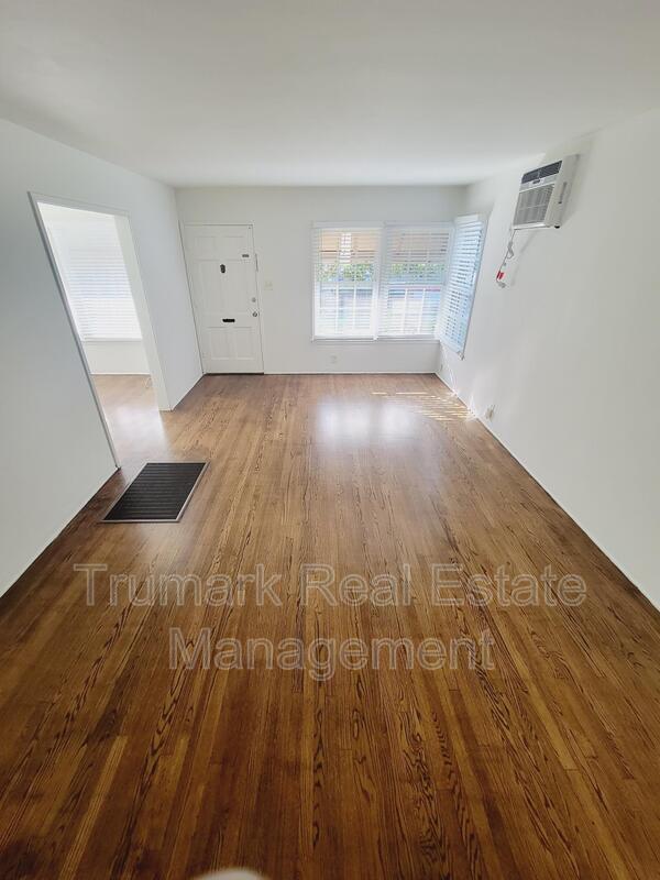 Building Photo - 524 Naranja Dr