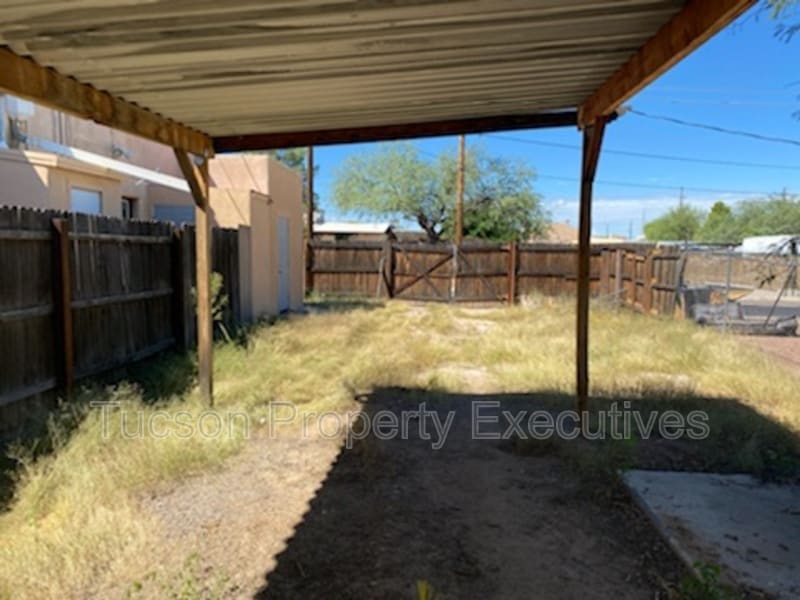 Building Photo - 3350 N Chapel Ave