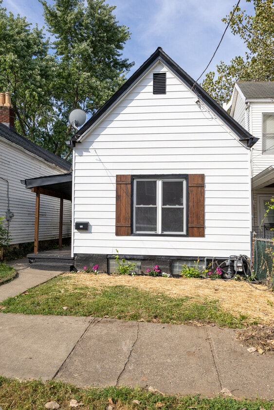 Frente de la casa - 106 Ward Ave