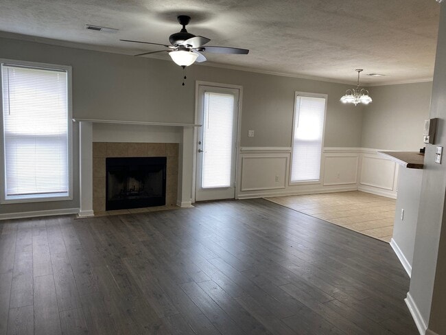 Building Photo - 121 Castleton Cv