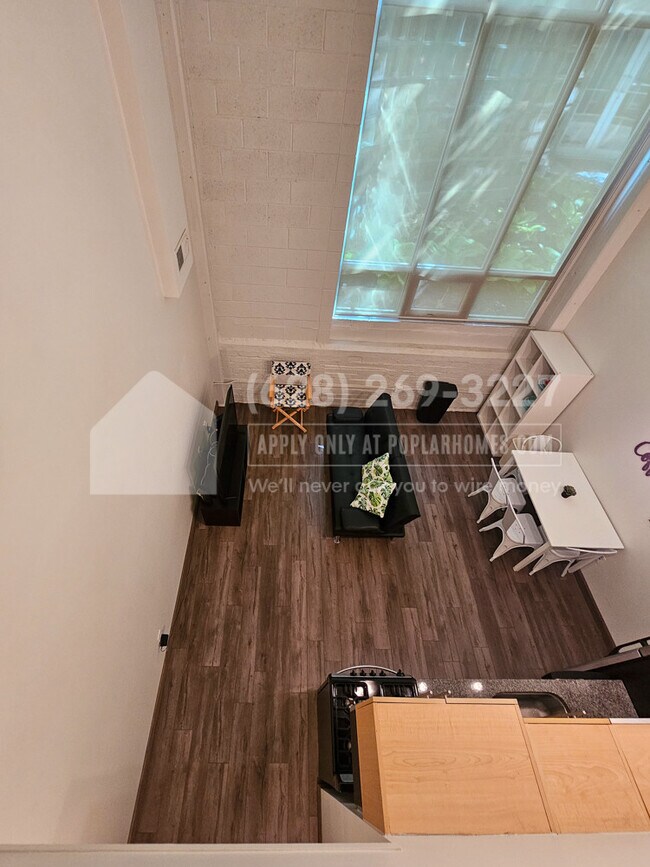 Foto del edificio - 60 E Spring St