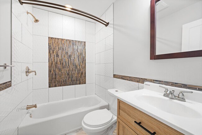 Foto del edificio - 6942 Torresdale Ave